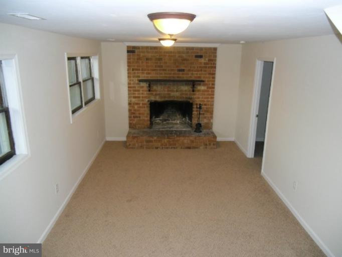 1922 Country Road Beaverdam, VA 23015 - Photo 16 of 16 Family Room