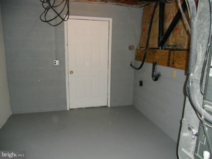 1922 Country Road Beaverdam, VA 23015 - Photo 3 of 16 Interior (General)
