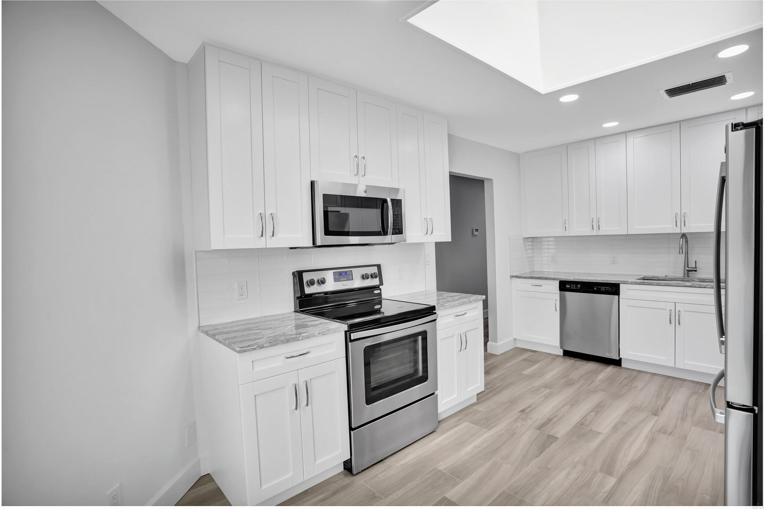 23271 Water Circle Boca Raton, FL 33486 - Photo 9 of 64 Kitchen