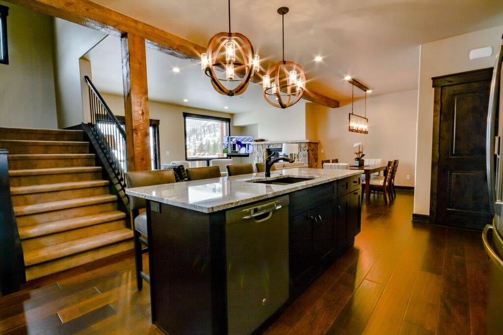 742 Independence Road, Unit 3B Keystone, CO 80435 - Photo 23 of 25 a kitchen with a table and chairs