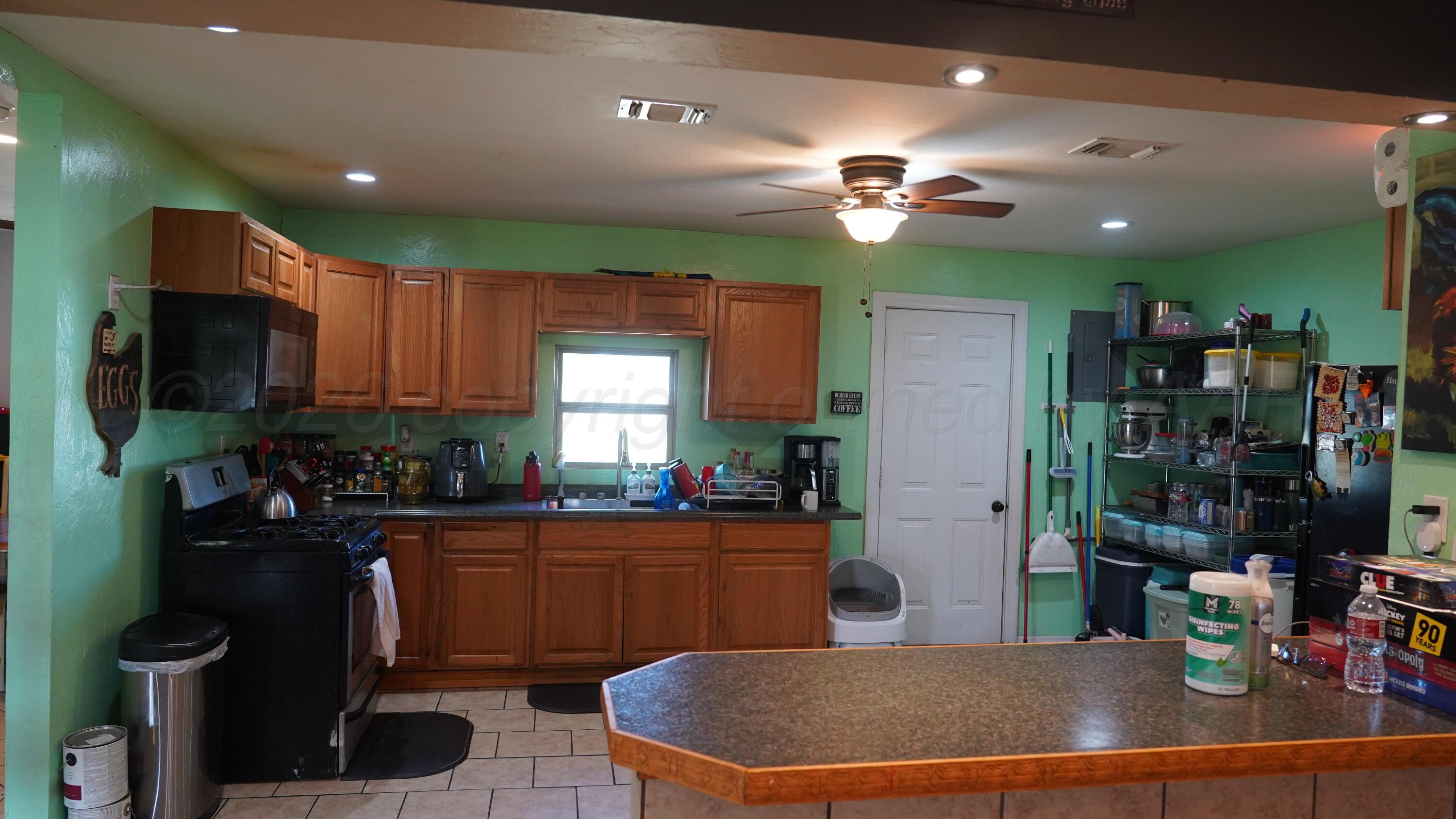 304 Ave P Sunray, TX 79086 - Photo 7 of 17 LEE02403