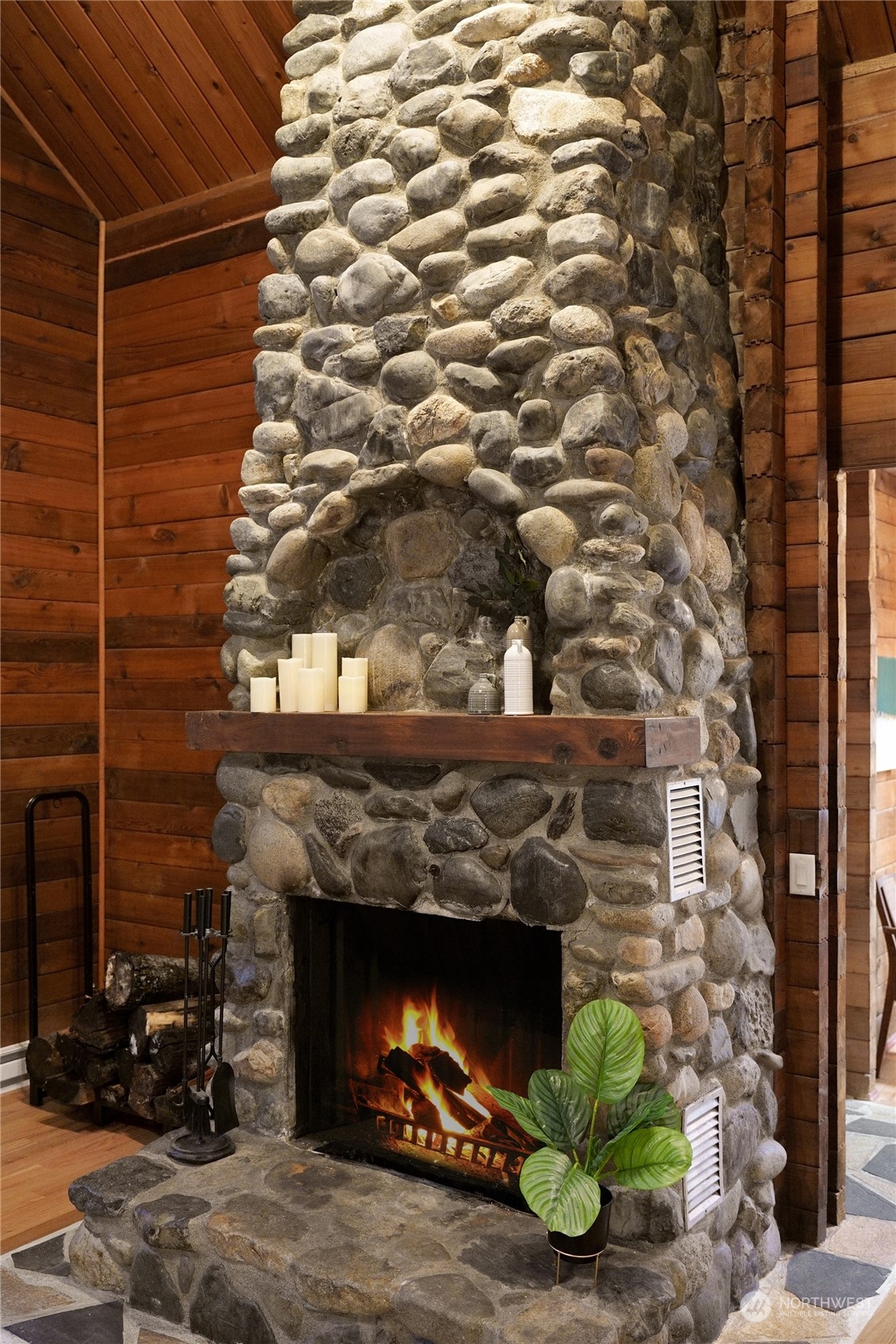 10113 Upper Preston Road Southeast Issaquah, WA 98027 - Photo 6 of 39 Gallery Image 6