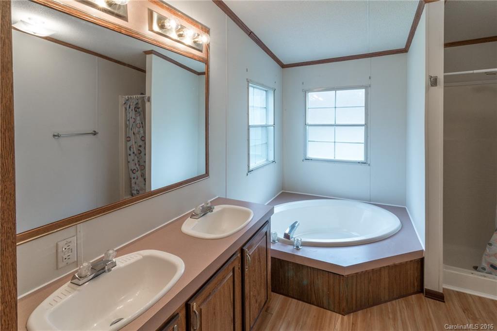 430 Lytle Cove Road Swannanoa, NC 28778 - Photo 13 of 20 Gallery Image 13