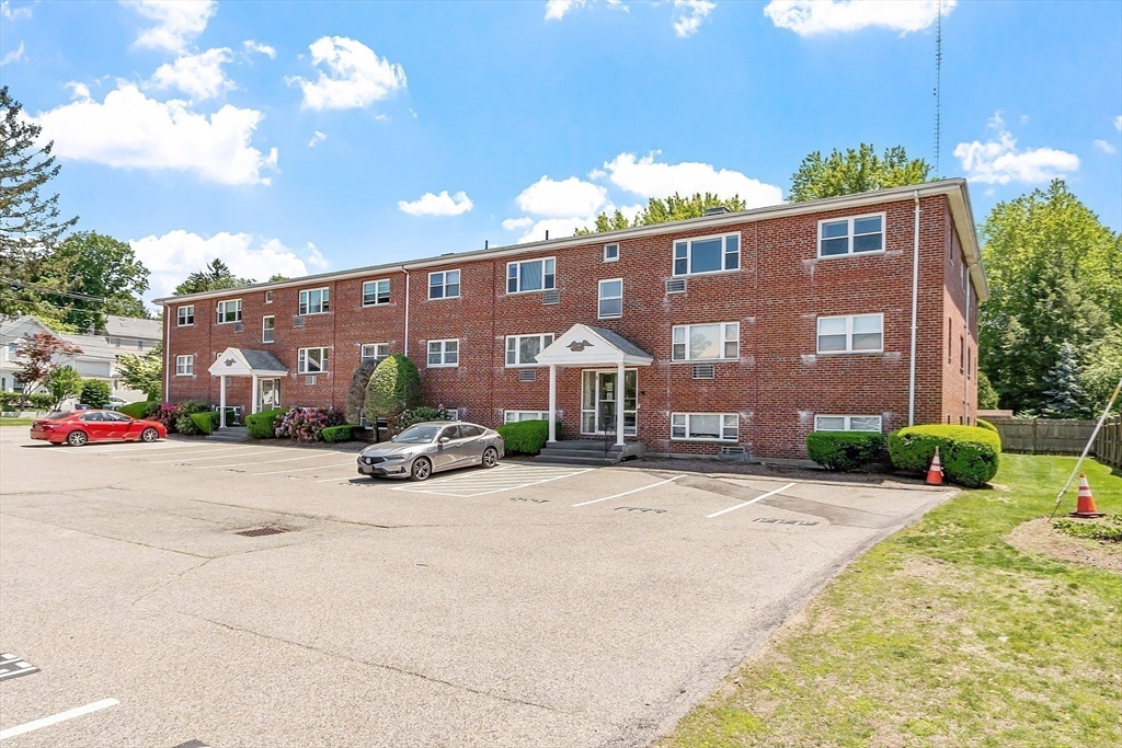 1077 Chestnut Street, Unit 11 Newton, MA 02464 - Photo 16 of 17