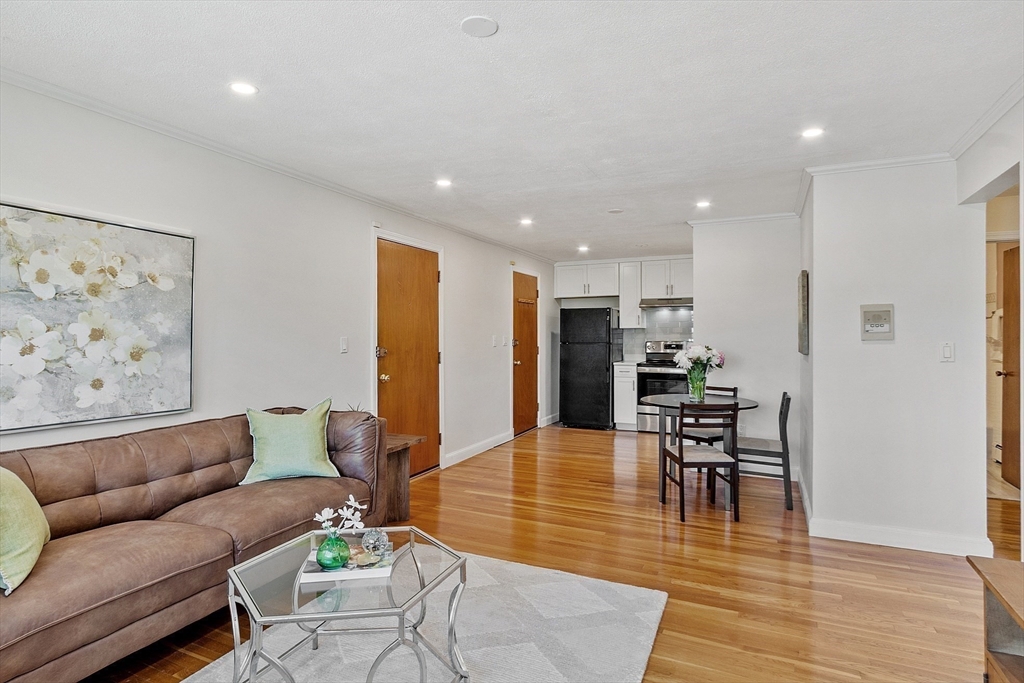 1077 Chestnut Street, Unit 11 Newton, MA 02464 - Photo 4 of 17