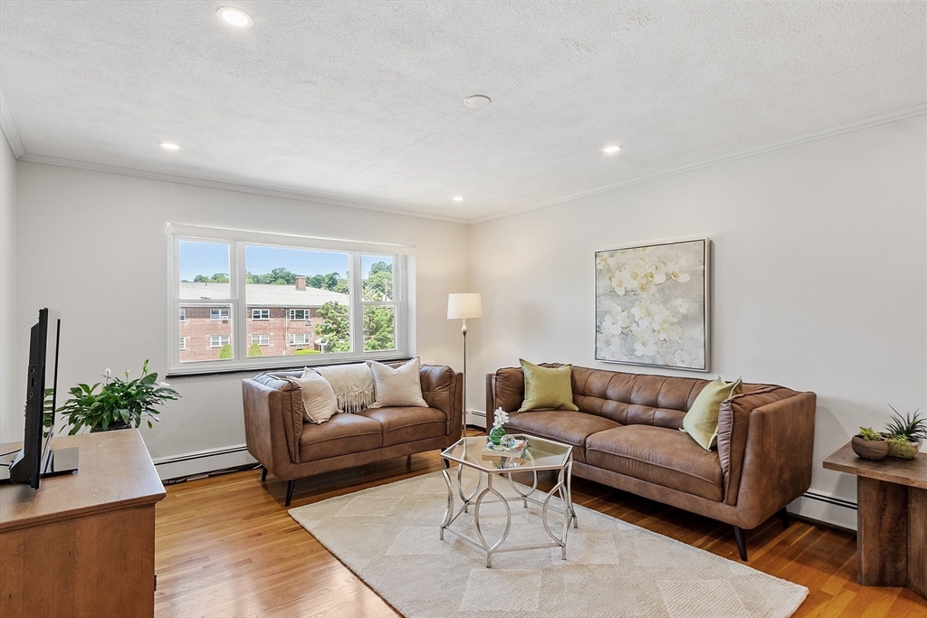 1077 Chestnut Street, Unit 11 Newton, MA 02464 - Photo 10 of 17