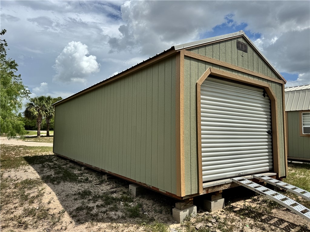 1616 Middle Road George West, TX 78022 - Photo 8 of 13