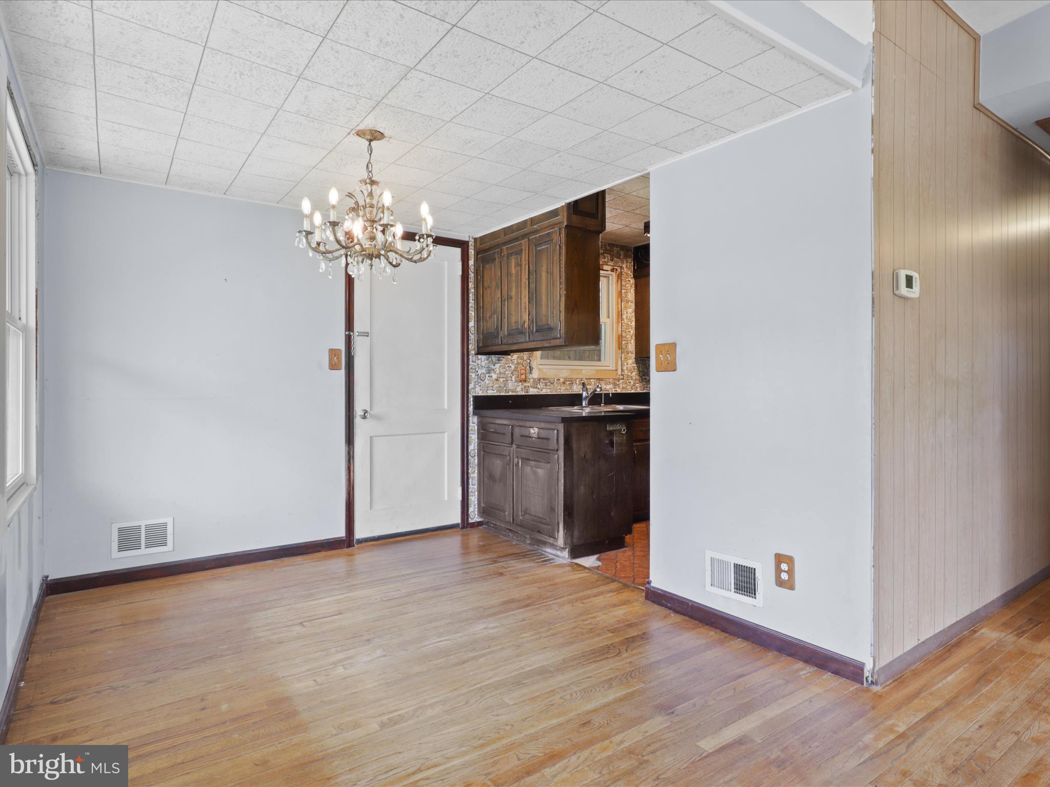 3025 Graham Road Falls Church, VA 22042 - Photo 7 of 31 Dining area to kitchen