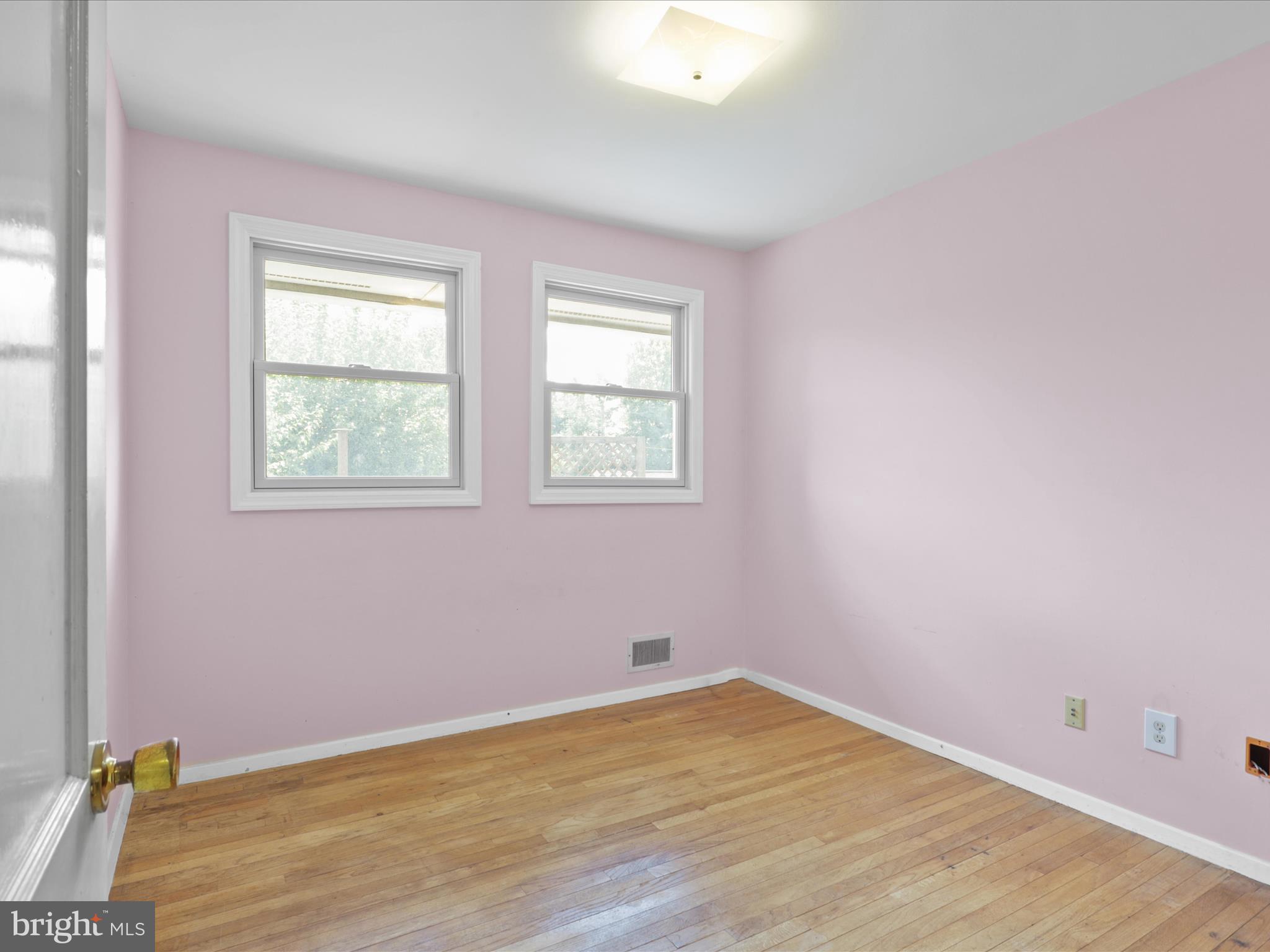 3025 Graham Road Falls Church, VA 22042 - Photo 9 of 31 1st Bedroom on main level