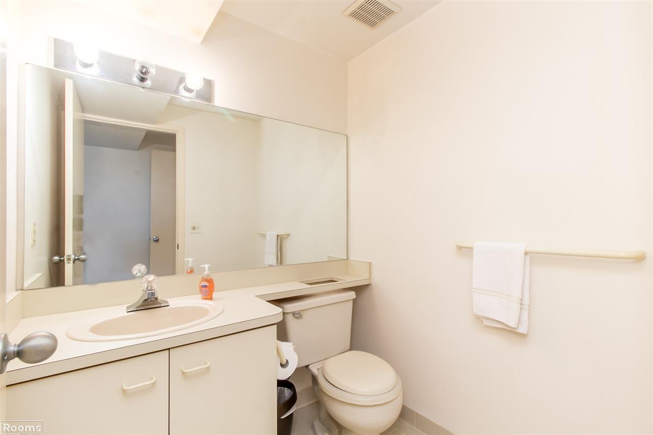 758 Ashley Circle West Rochester, MI 48307 - Photo 19 of 23 31352388-18.JPG