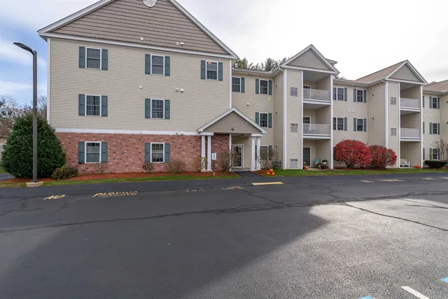 $330,000 | 65 Fordway Extension, Derry, NH 03038