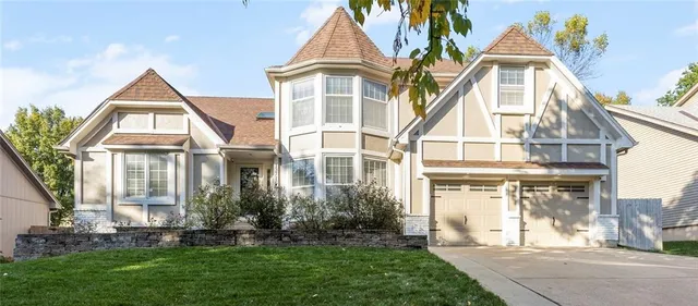 $548,000 | 13716 West 75th Terrace, Lenexa, KS 66216