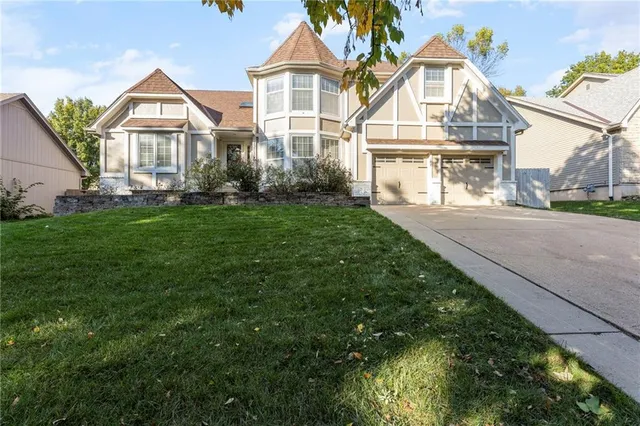 $549,000 | 13716 West 75th Terrace, Lenexa, KS 66216