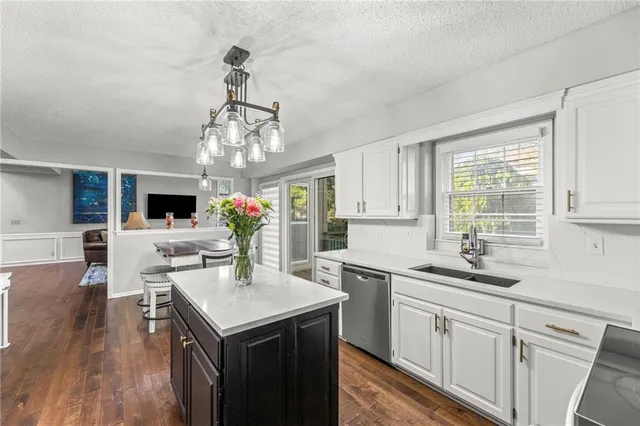 $548,000 | 13716 West 75th Terrace, Lenexa, KS 66216