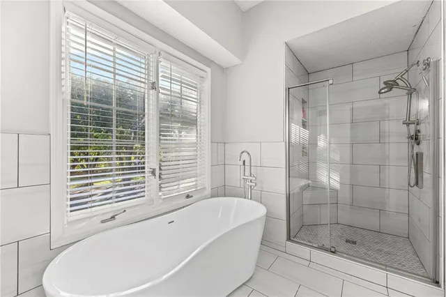 $549,000 | 13716 West 75th Terrace, Lenexa, KS 66216