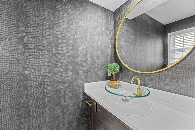 $549,000 | 13716 West 75th Terrace, Lenexa, KS 66216