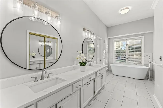 $549,000 | 13716 West 75th Terrace, Lenexa, KS 66216