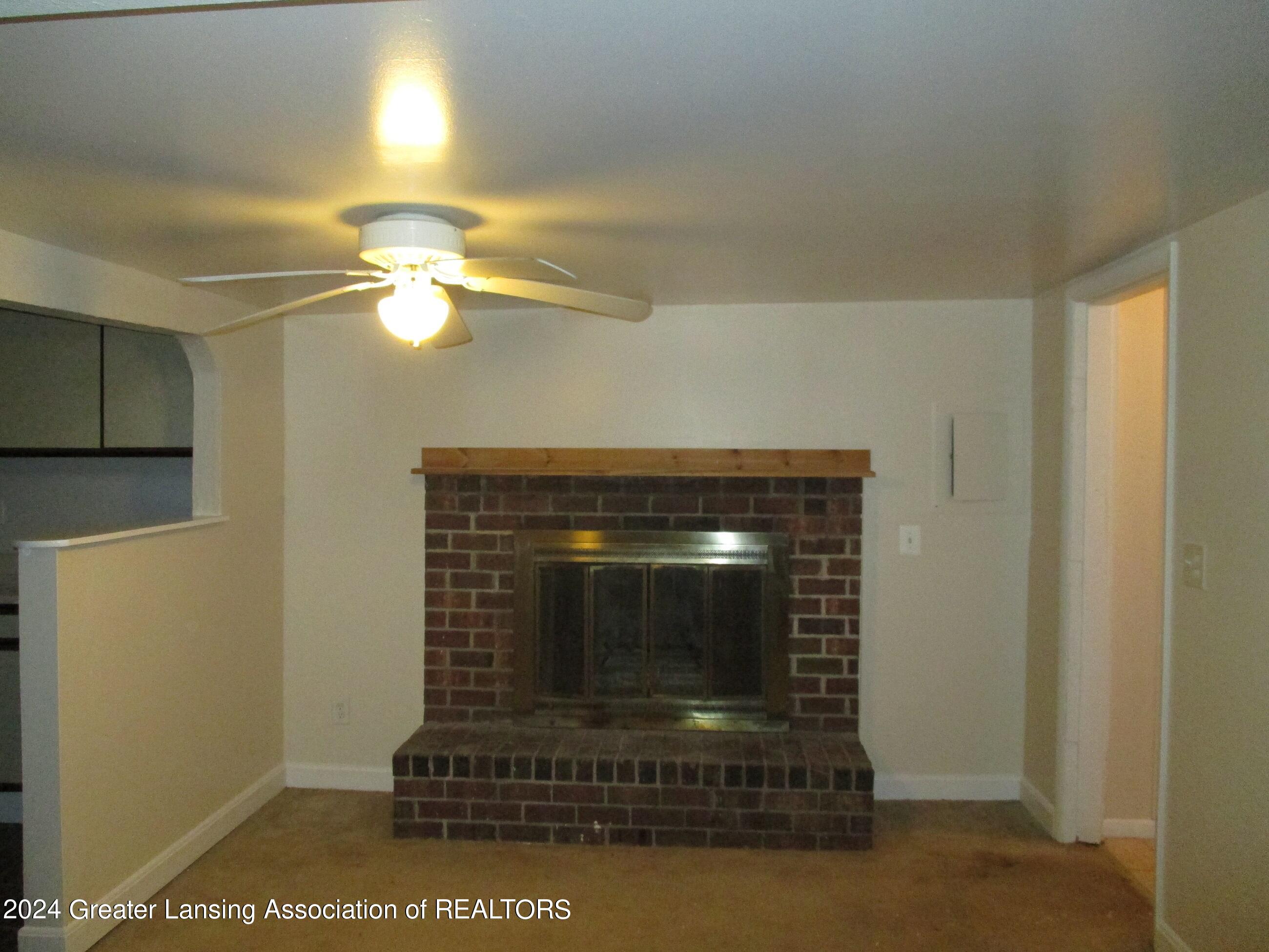 4722 Christiansen Road Lansing, MI 48910 - Photo 2 of 13 IMG_7393