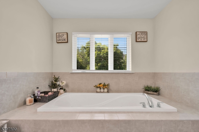 6 Jacob Way Phillipsburg, NJ 08865 - Photo 24 of 34 a bathroom with a bathtub and a window