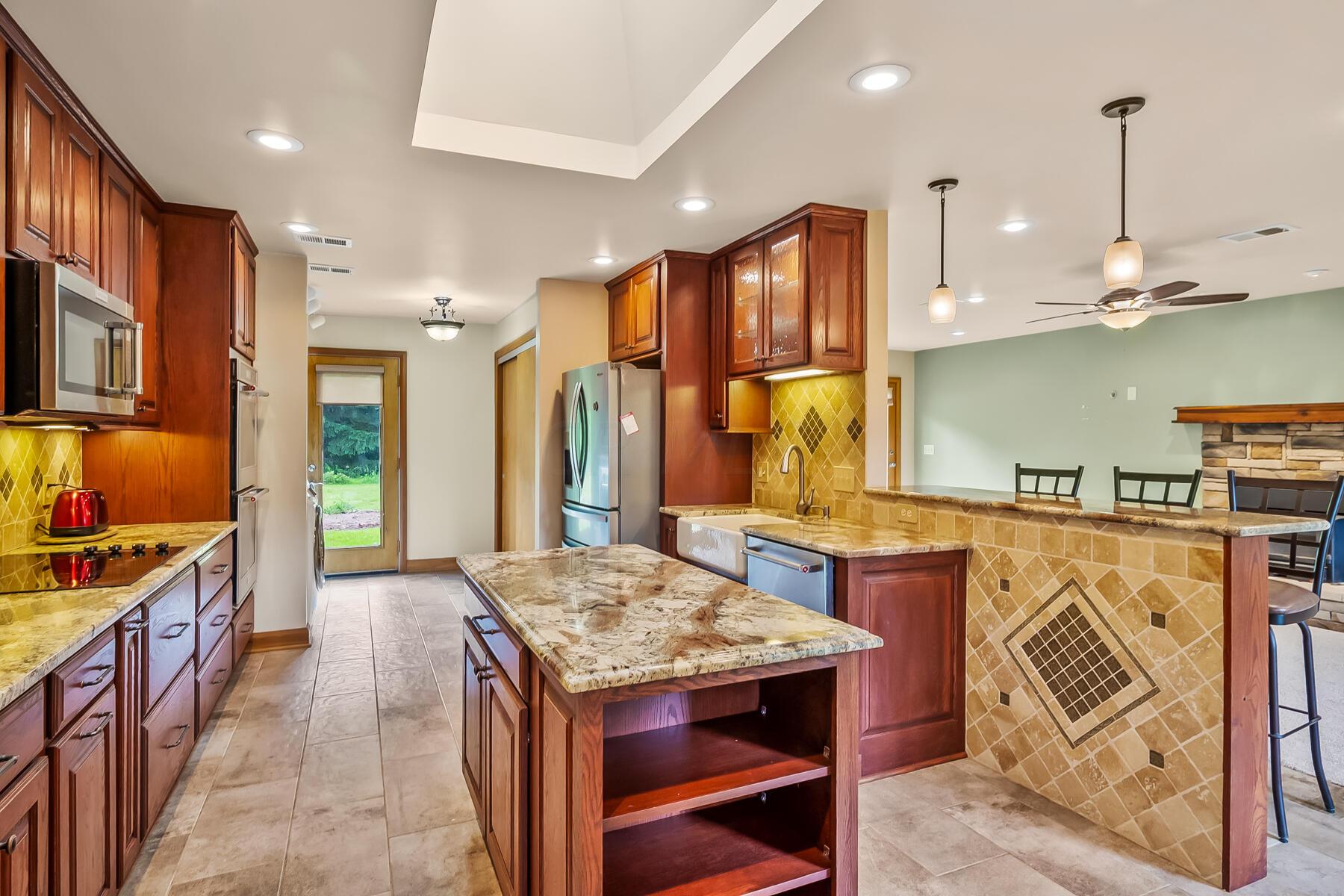 3407 Bean-Oller Road Delaware, OH 43015 - Photo 19 of 62 Kitchen w/Island