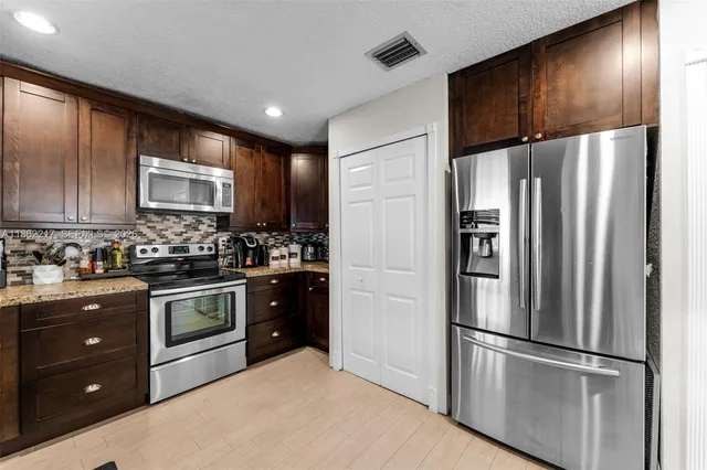 $749,900 | 2671 Southwest 99th Court, Miami, FL 33165