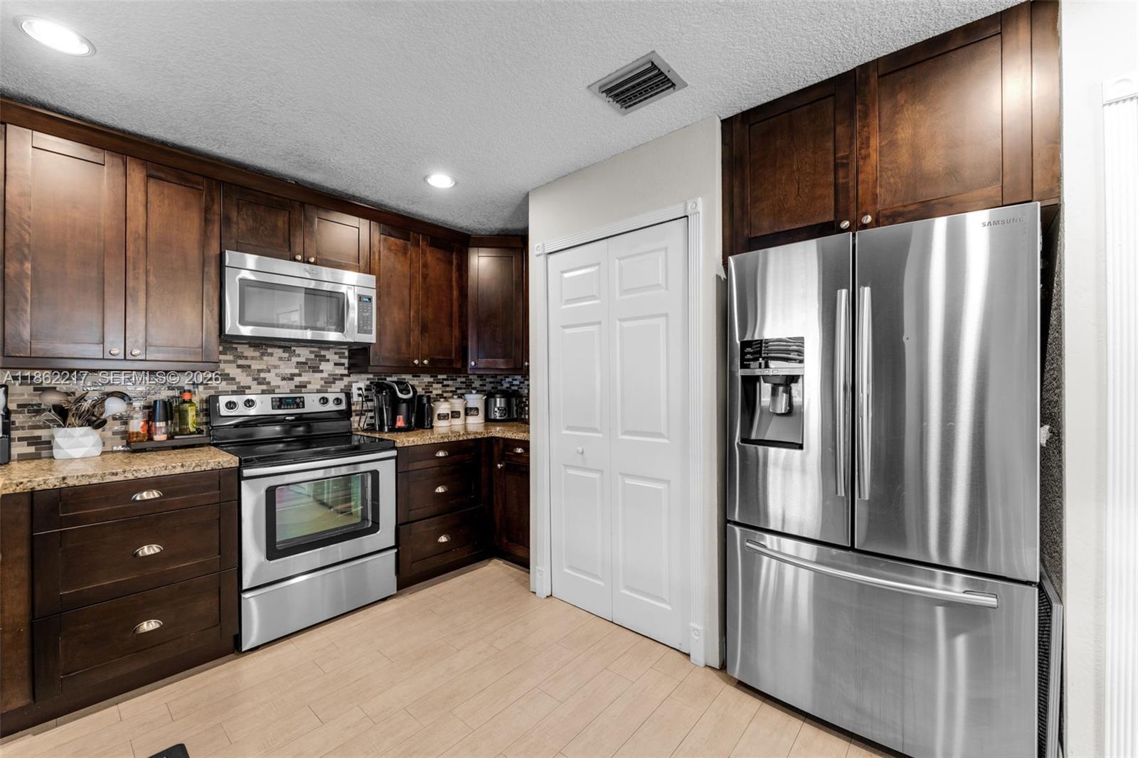 2671 Southwest 99th Court Miami, FL 33165 - Photo 27 of 42