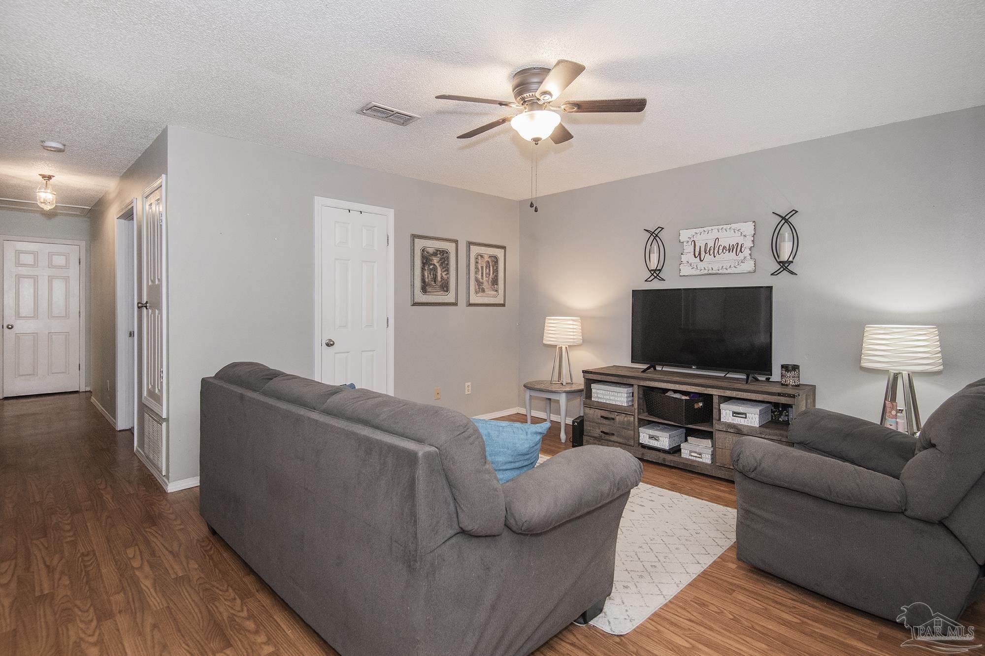 6481 Robie Road Milton, FL 32570 - Photo 6 of 27 Gallery Image 6