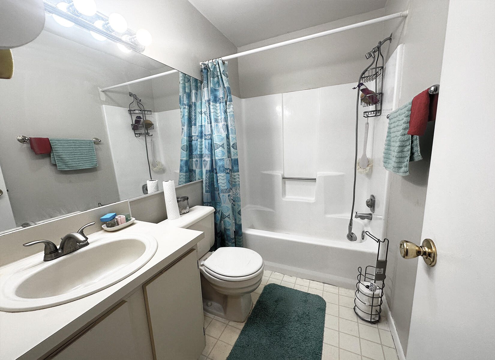6543 Chasewood Drive, Unit E Jupiter, FL 33458 - Photo 9 of 15 Second Full Bath