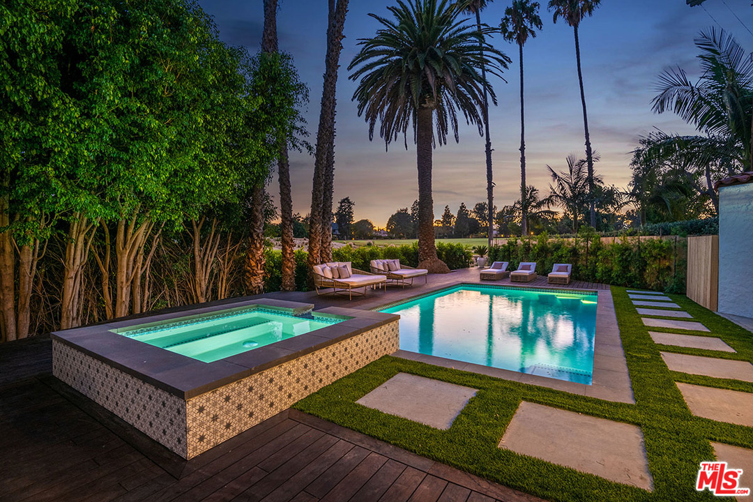 501 Wilcox Avenue Los Angeles, CA 90004 - Photo 2 of 25