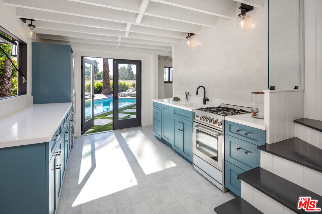 501 Wilcox Avenue Los Angeles, CA 90004 - Photo 11 of 25