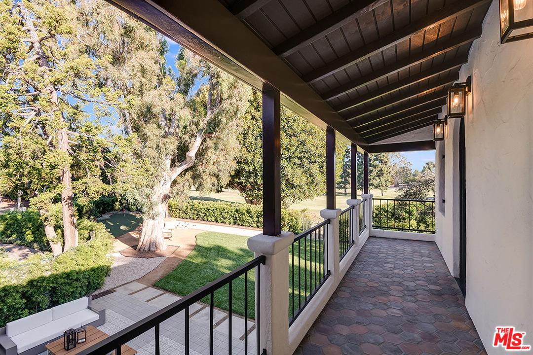 501 Wilcox Avenue Los Angeles, CA 90004 - Photo 12 of 25