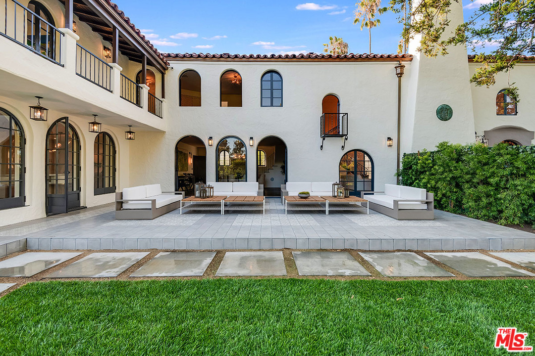 501 Wilcox Avenue Los Angeles, CA 90004 - Photo 17 of 25