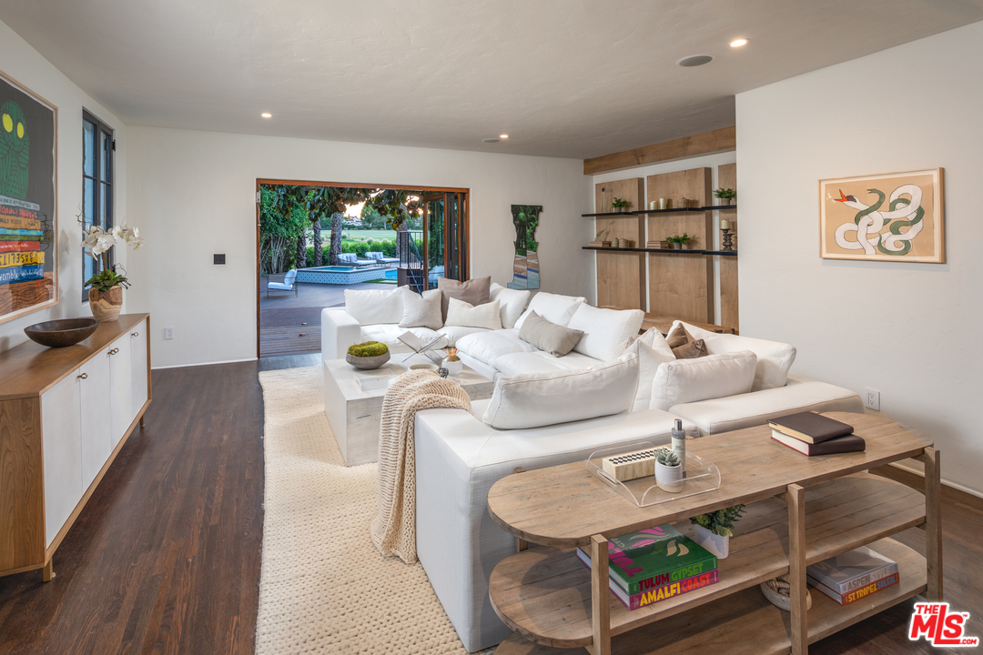 501 Wilcox Avenue Los Angeles, CA 90004 - Photo 9 of 25