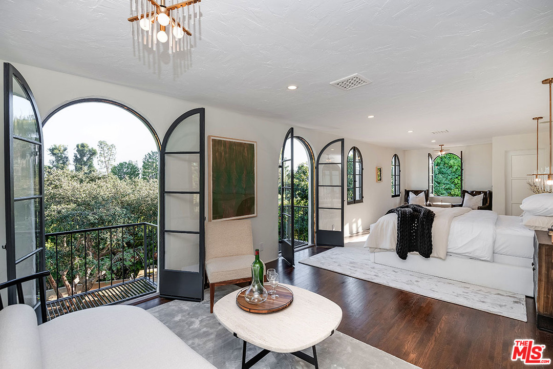 501 Wilcox Avenue Los Angeles, CA 90004 - Photo 10 of 25