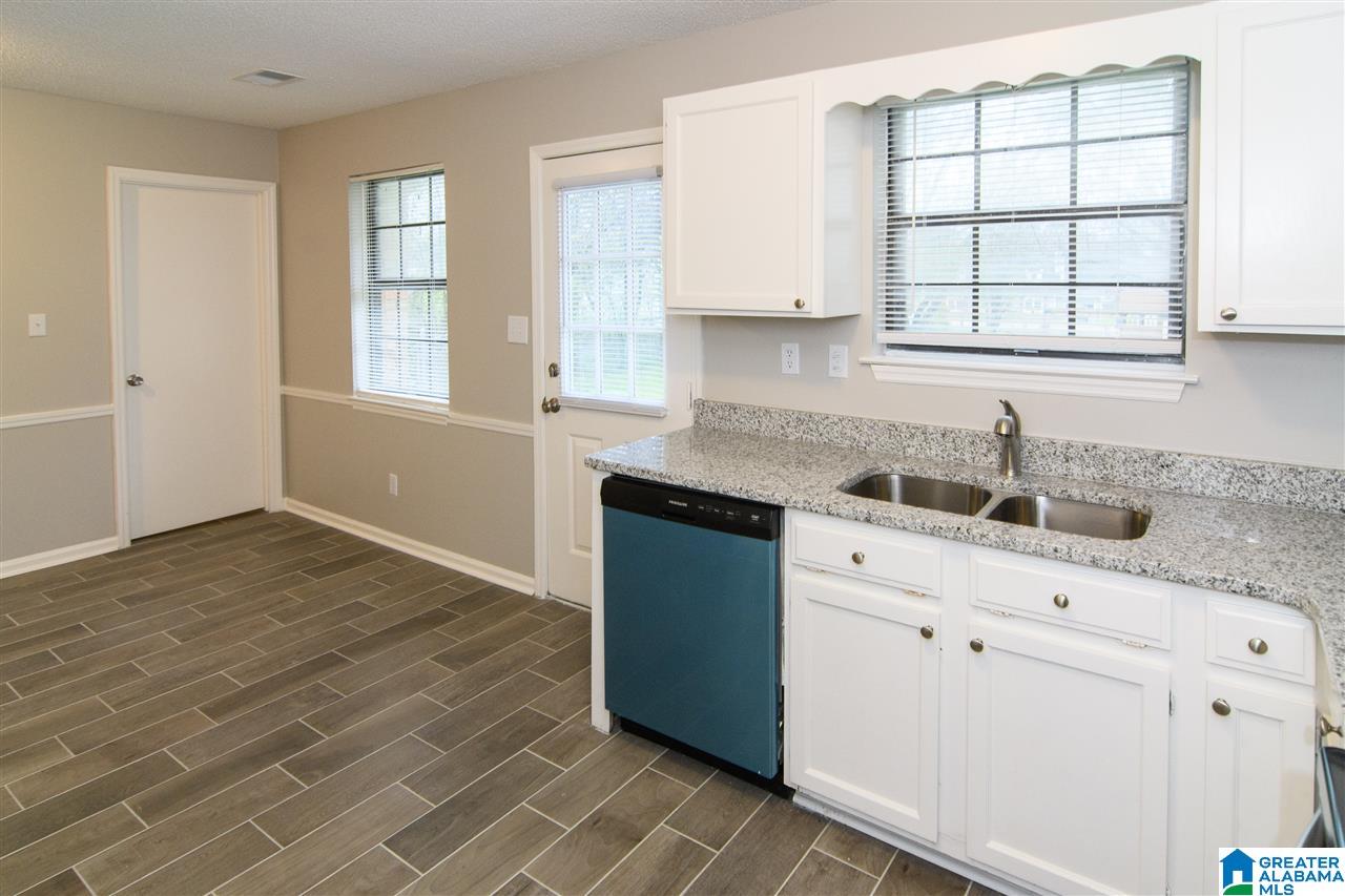 105 Pebble Lane Alabaster, AL 35007 - Photo 11 of 29
