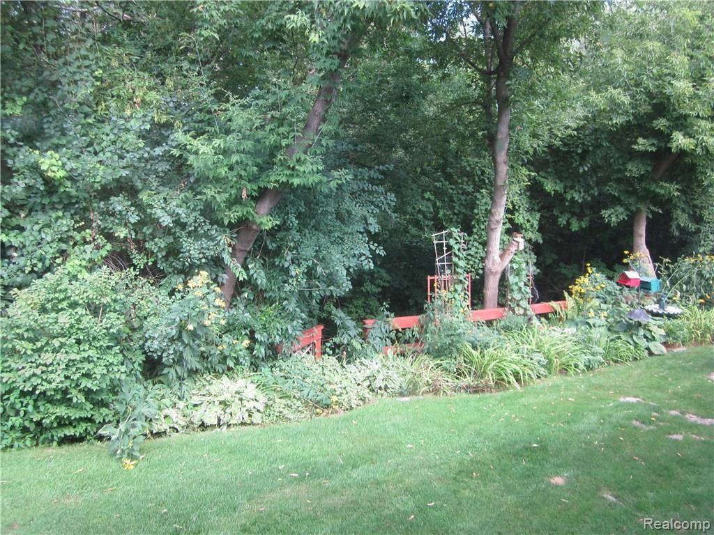 21600 River Ridge Farmington, MI 48335 - Photo 26 of 29