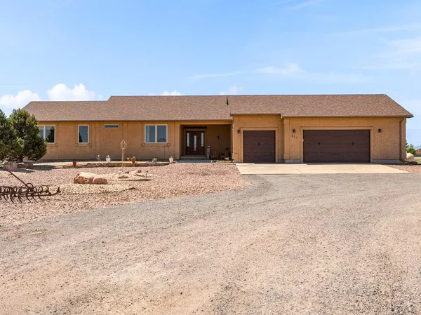 a front view of house with yard