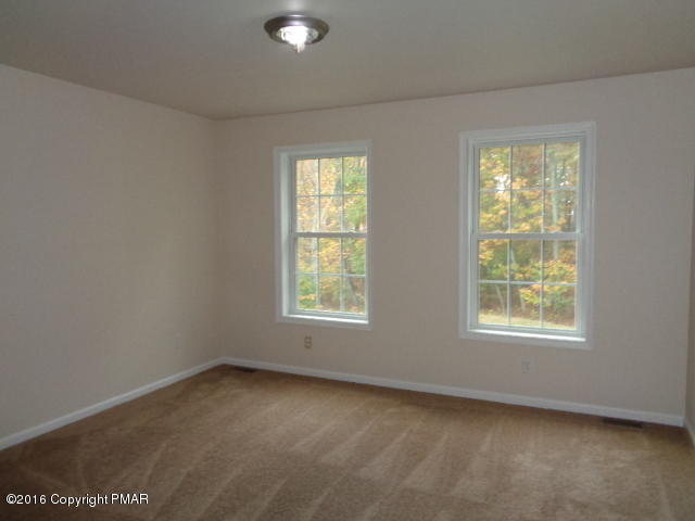 128 Riata Lane Bartonsville, PA 18321 - Photo 5 of 20 ria4