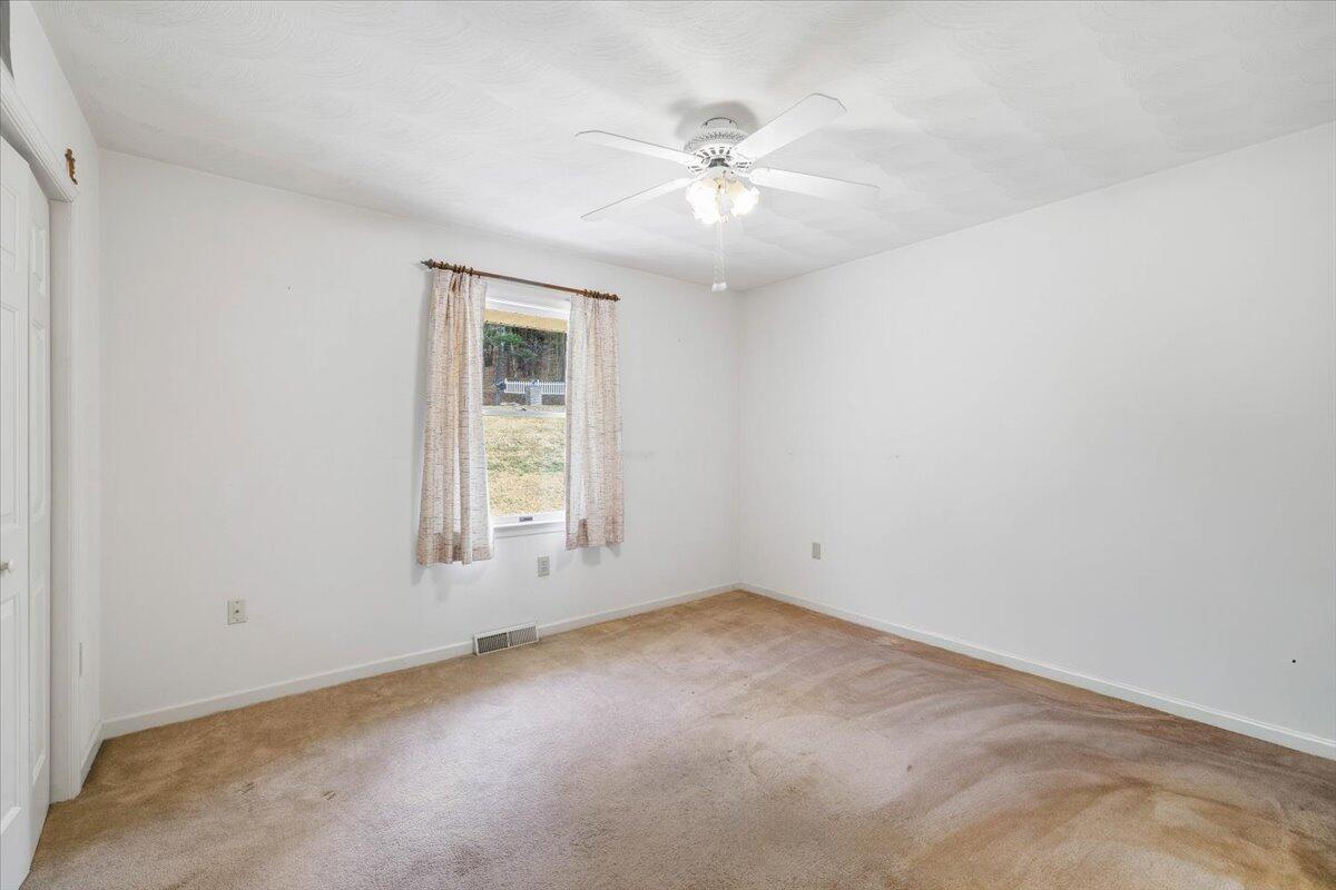 4935 Merriman Road Roanoke, VA 24018 - Photo 11 of 25 08-Interior-18