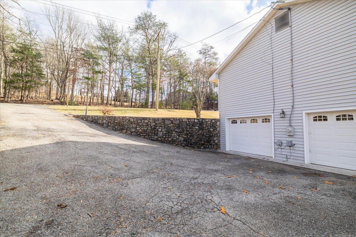 4935 Merriman Road Roanoke, VA 24018 - Photo 24 of 25 29-Exterior-5