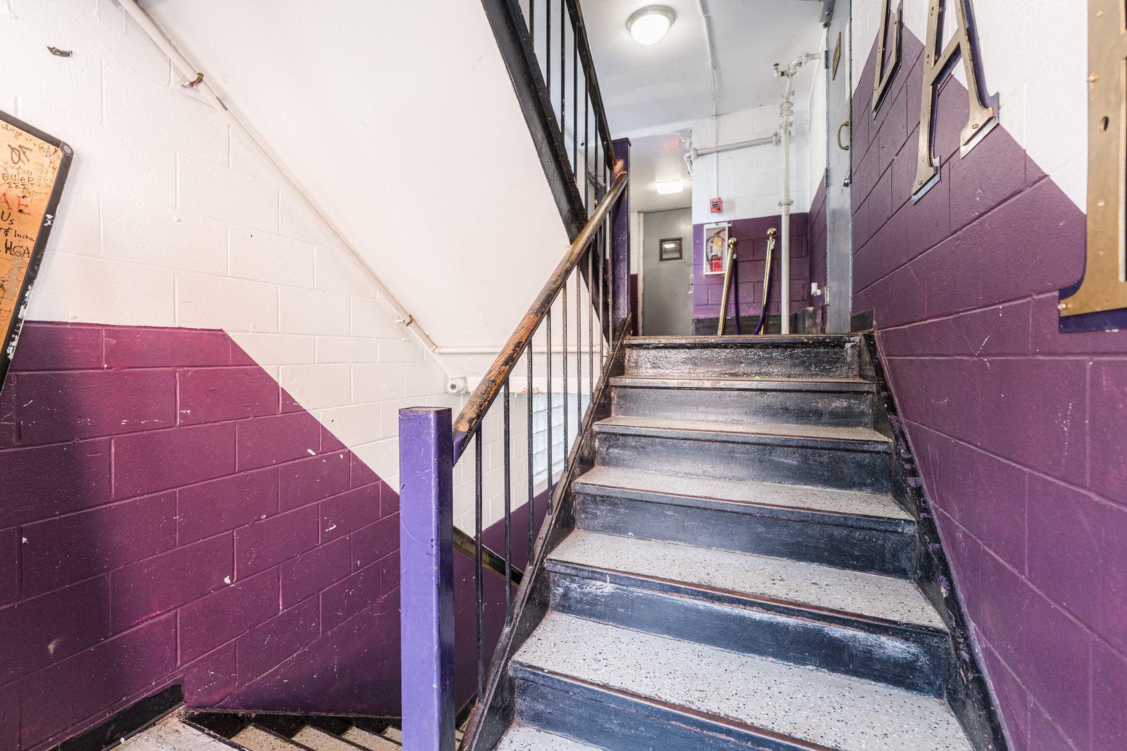 919 Greenbrier Road DeKalb, IL 60115 - Photo 2 of 23 a view of entryway