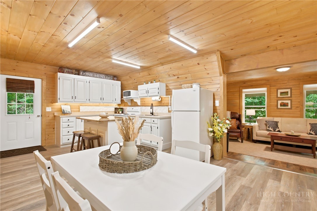 4180 3 Top Road Todd, NC 28684 - Photo 8 of 47