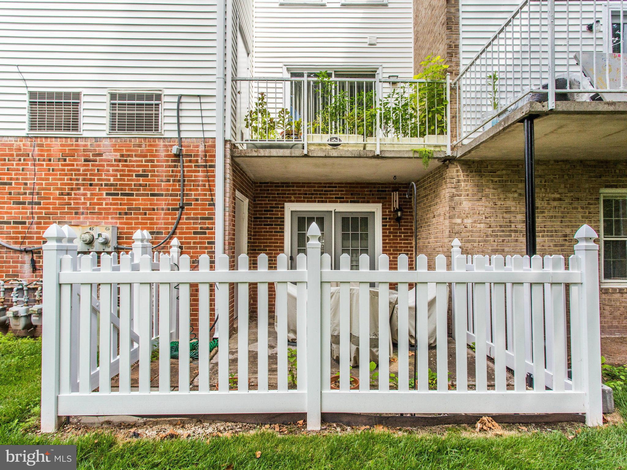 14445 Golden Oak Road, Unit 14445 Centreville, VA 20121 - Photo 23 of 30 Exterior (Rear)