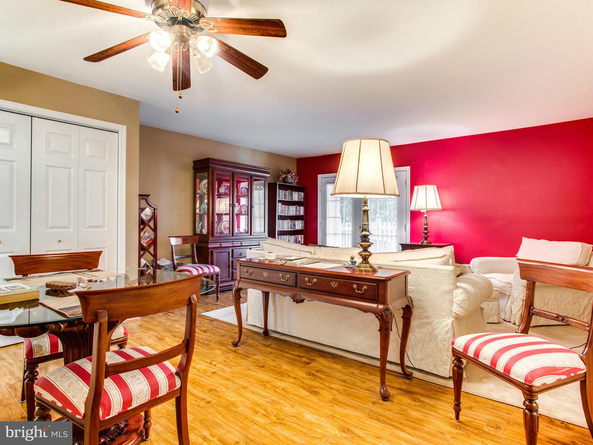 14445 Golden Oak Road, Unit 14445 Centreville, VA 20121 - Photo 5 of 30 Living Room