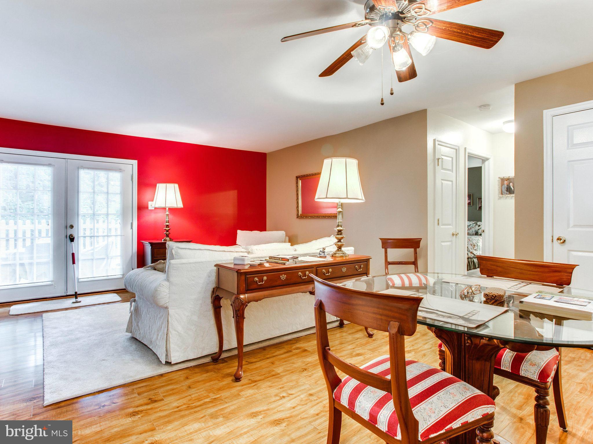 14445 Golden Oak Road, Unit 14445 Centreville, VA 20121 - Photo 6 of 30 Living Room