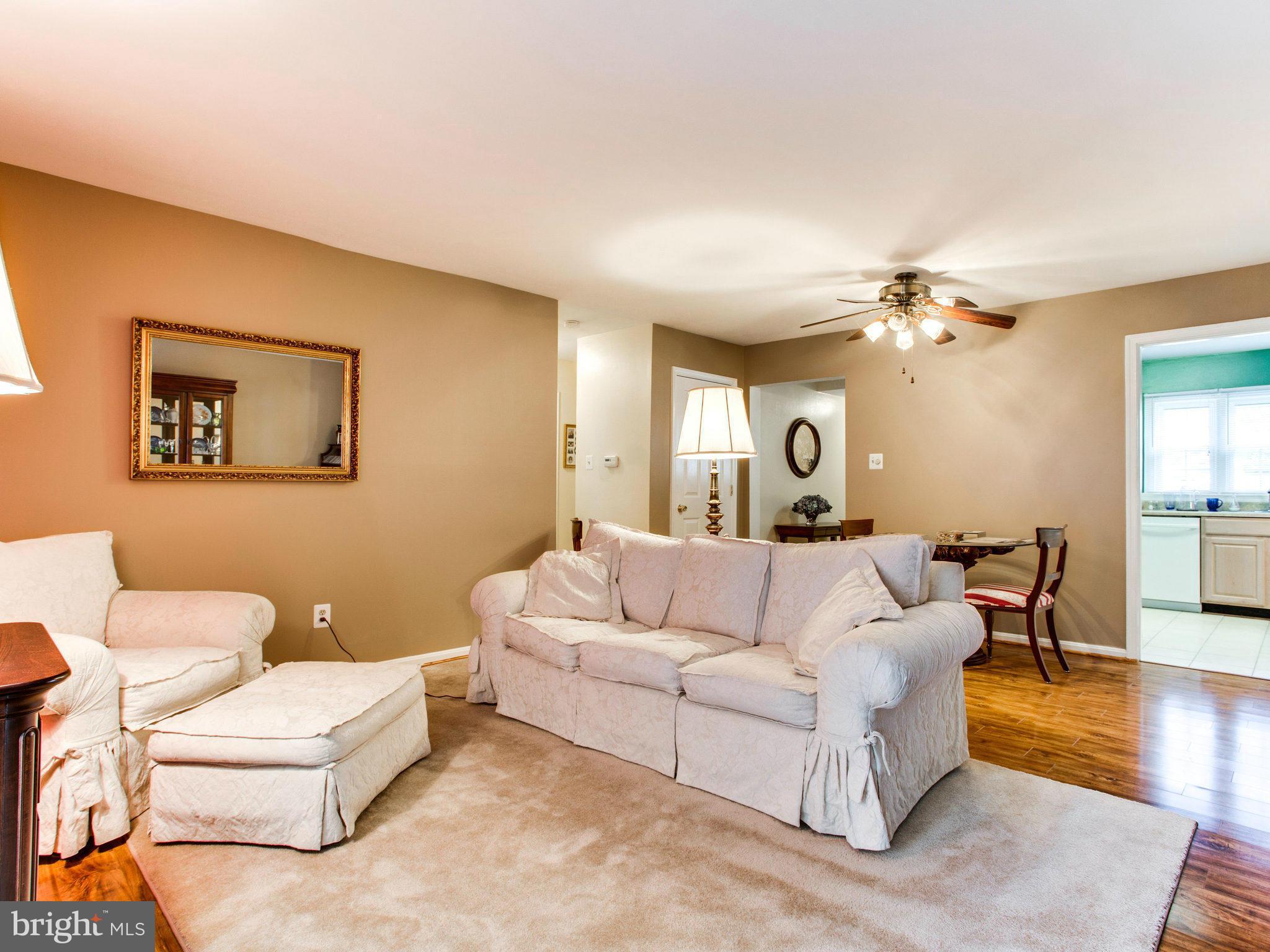 14445 Golden Oak Road, Unit 14445 Centreville, VA 20121 - Photo 8 of 30 Living Room