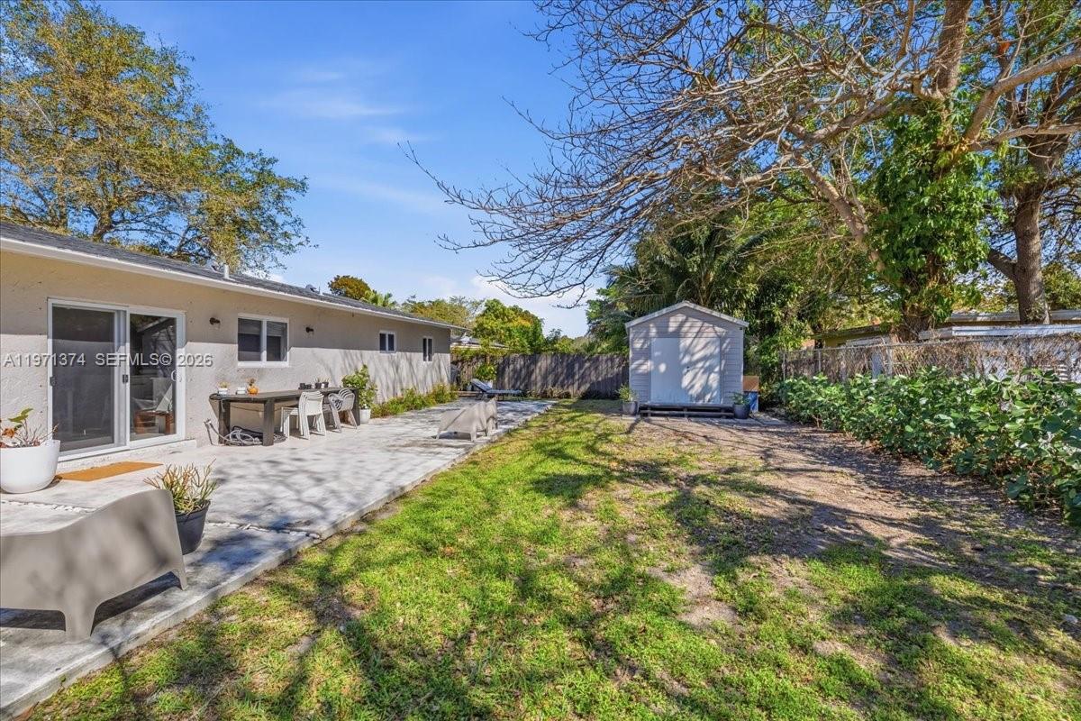 6140 Southwest 62nd Street South Miami, FL 33143 - Photo 13 of 24