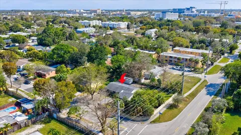 $999,999 | 6140 Southwest 62nd Street, South Miami, FL 33143