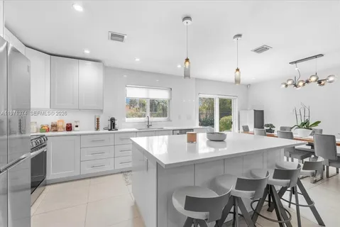 $999,999 | 6140 Southwest 62nd Street, South Miami, FL 33143