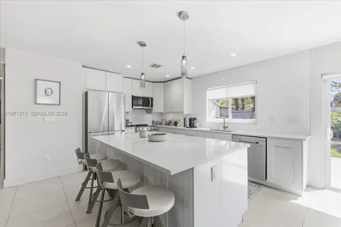 $999,999 | 6140 Southwest 62nd Street, South Miami, FL 33143